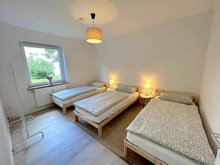 Country Style Apartment With Balcony Near Fair Hannover Buitenkant foto