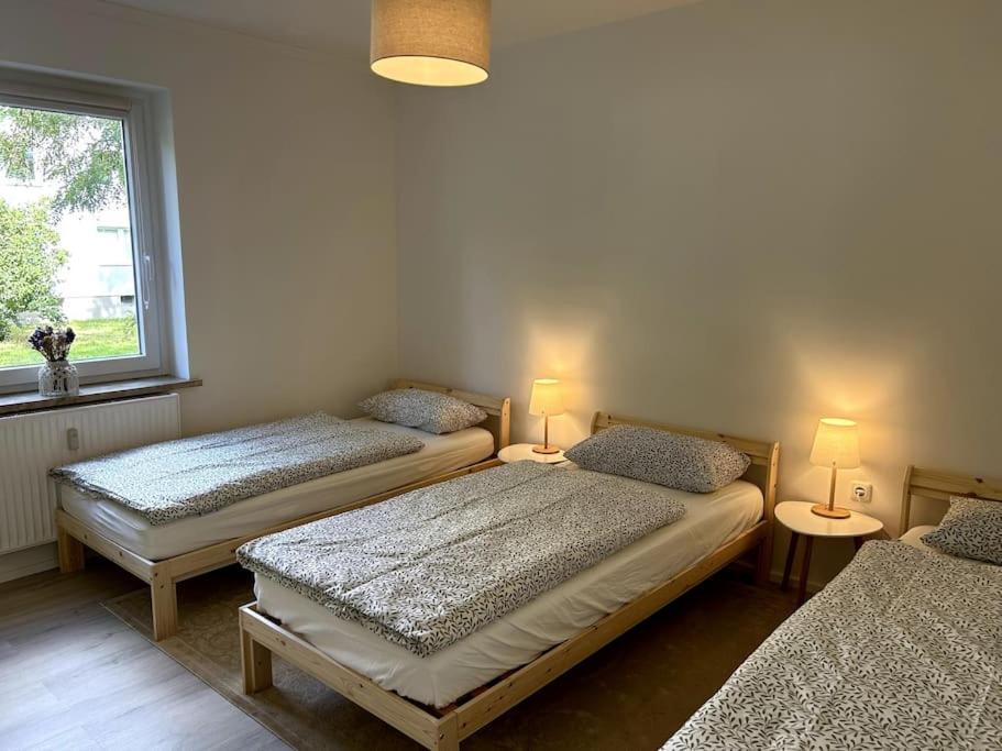 Country Style Apartment With Balcony Near Fair Hannover Buitenkant foto